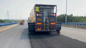 精細(xì)抗滑保護(hù)層工藝首次在江蘇南通應(yīng)用